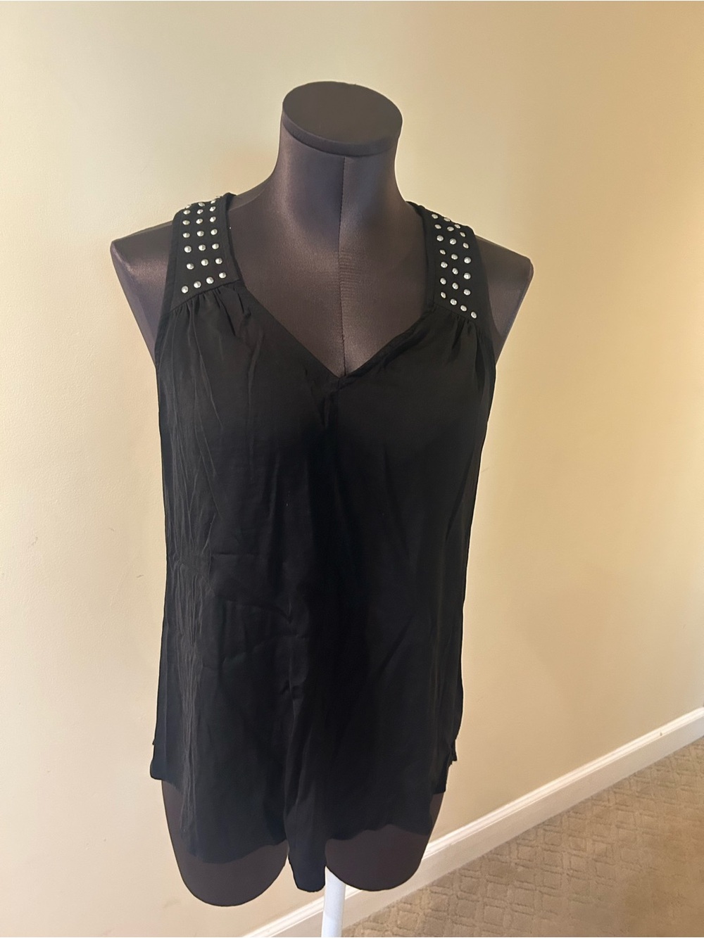 Rock & Republic Black Studded Shoulder V-Neck Women's Tank Top size M